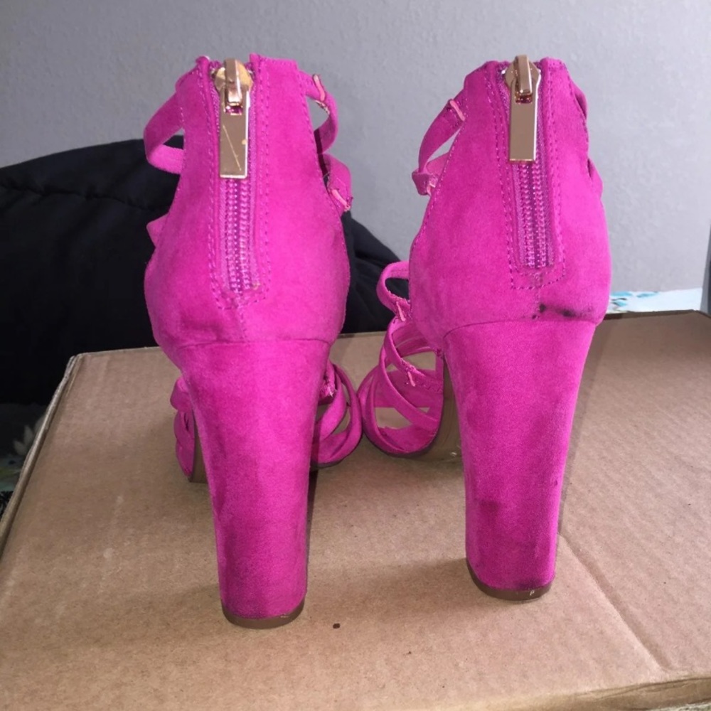 Heels - Picture 4 of 5